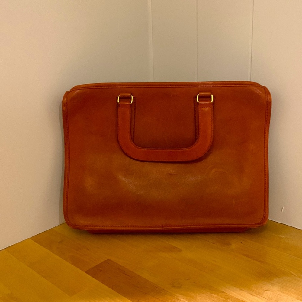 Rare coach vintage large camel color bag